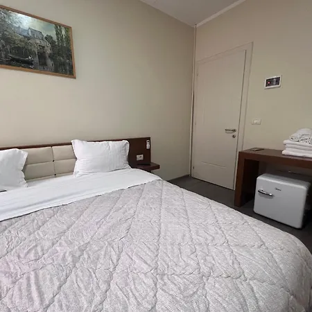 Bobi Hotel 3*